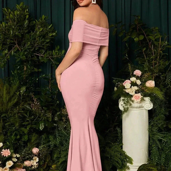 Pink Elegant Women's Solid Color Maternity Off Shoulder Mermaid Dress - Picture 2 of 6